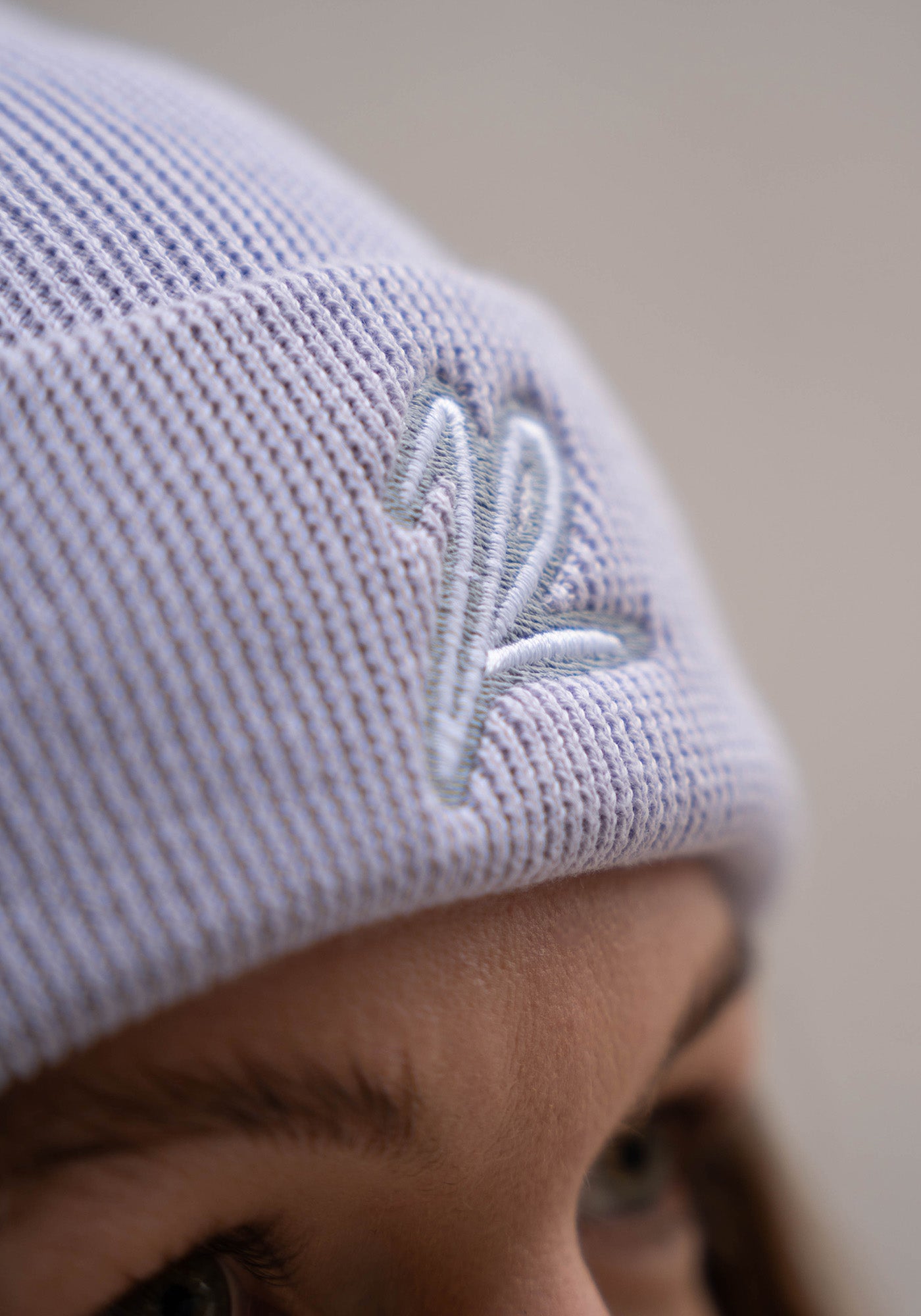 Sustainable Beanie "The R" Light Lilac