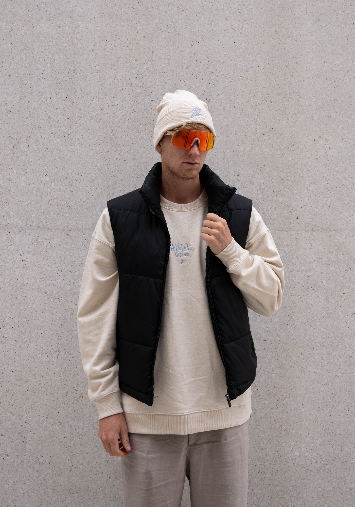 Sustainable Beanie "The R" Sand