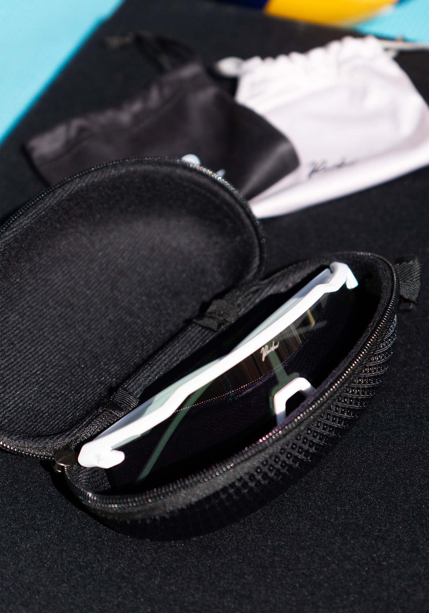 Schnelle Brille White Pink mit Case