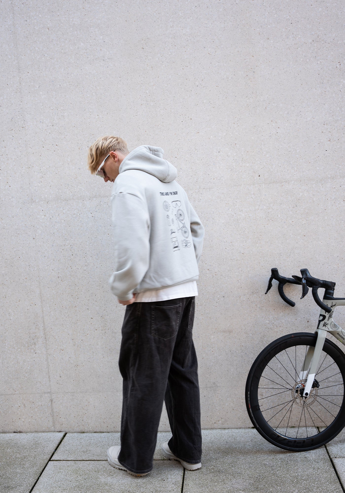 RAIDEN HOODIE THIS AND I'M OKAY GRAY – Produktbild 7