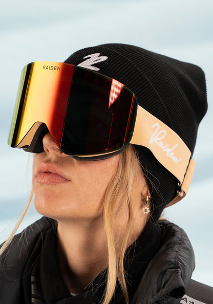 Sustainable Beanie "The R" Black