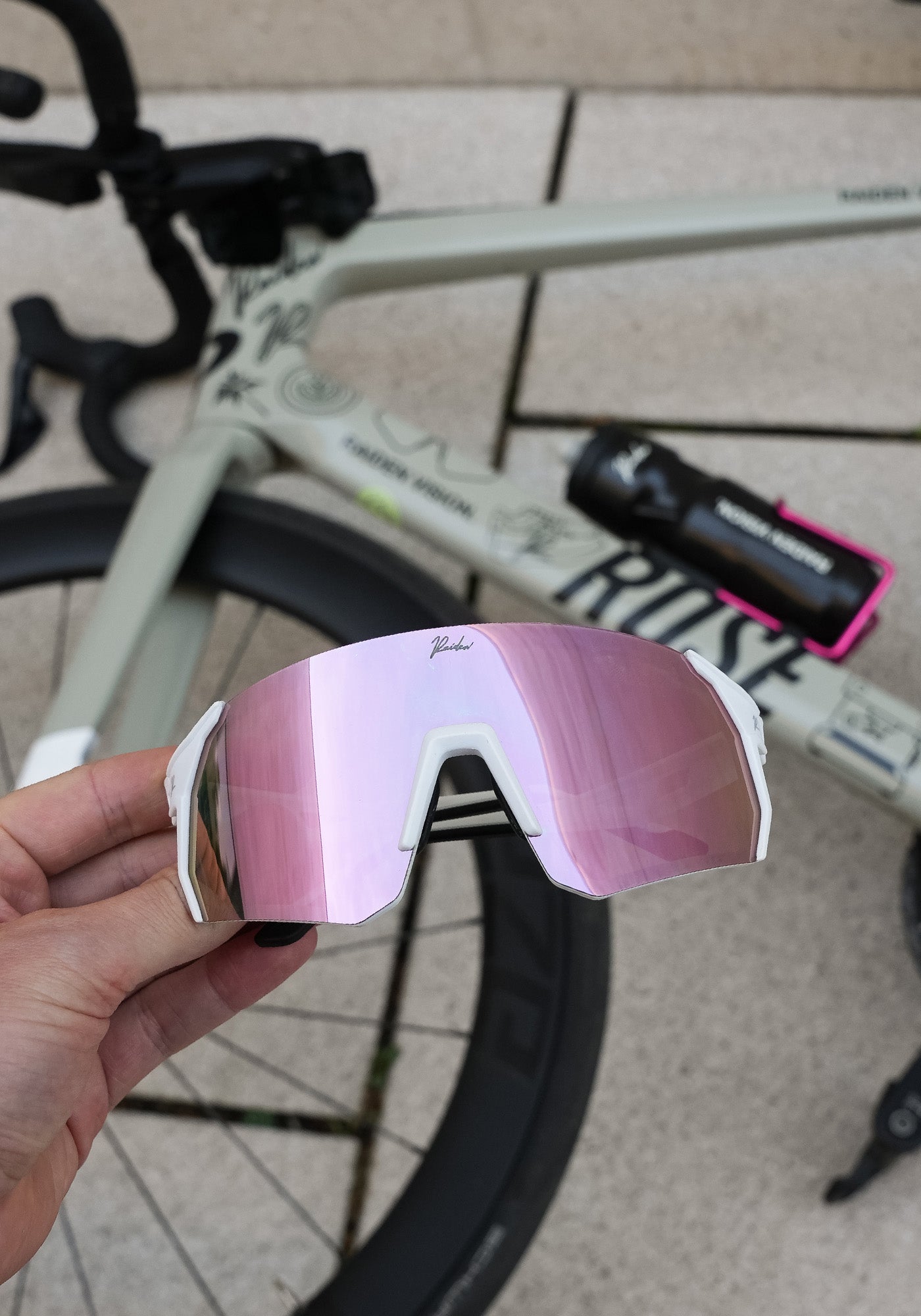 RAIDEN R47 "White/ Berry Pink"