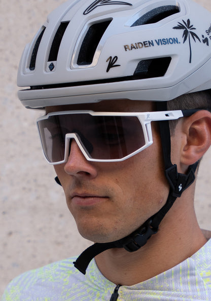 Sportbrille RAIDEN "R8" Photochromic "White / Clear to Black"