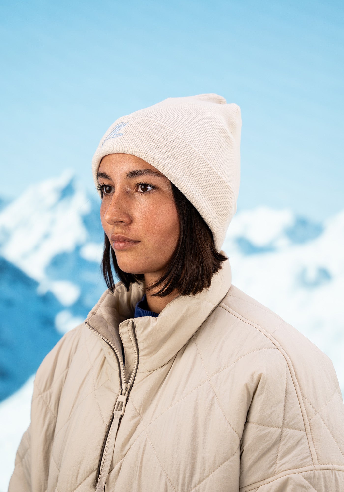 Sustainable Beanie "The R" Sand