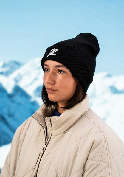 Sustainable Beanie "The R" Black