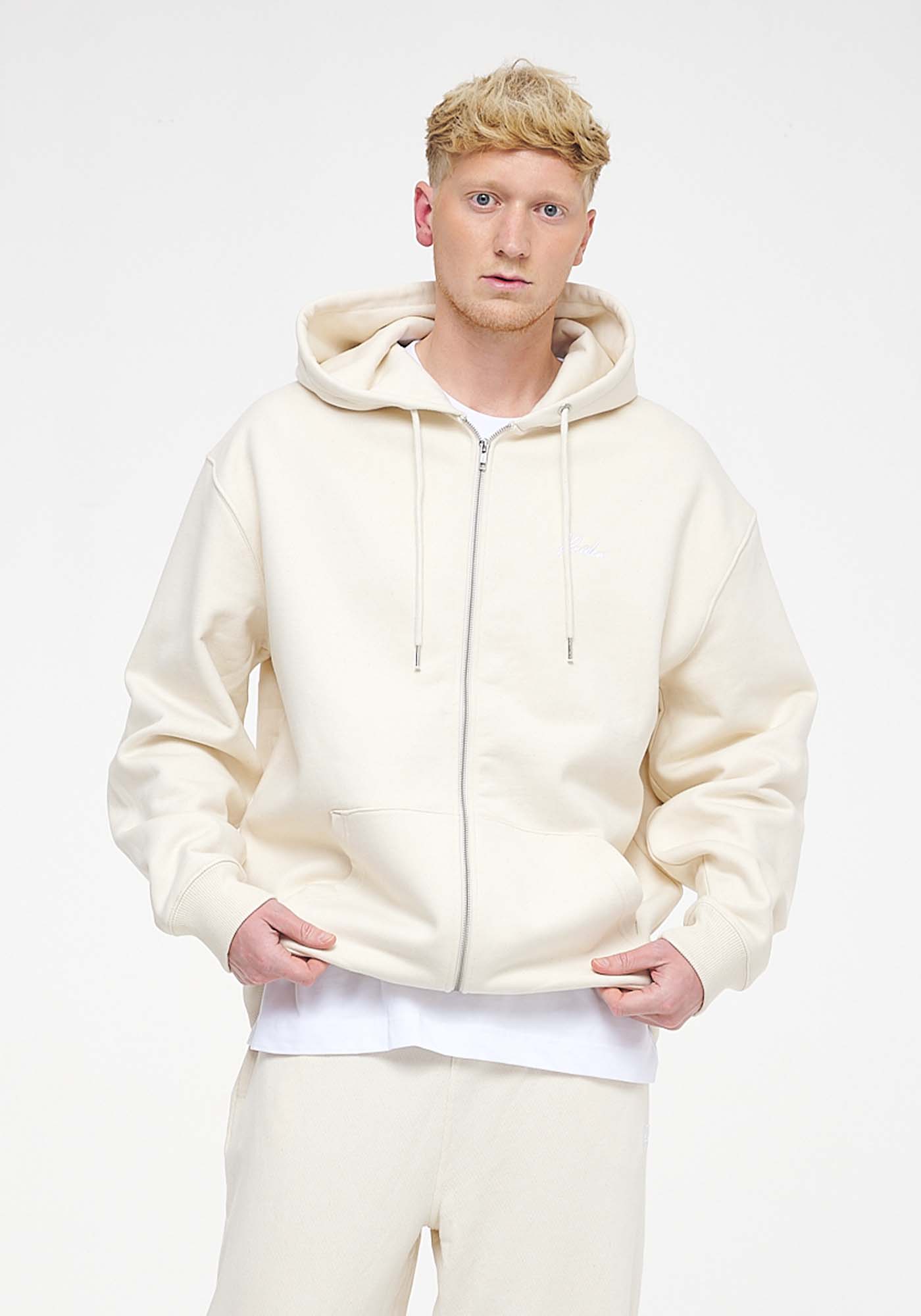Sustainable Sweatjacket "Sandspace"